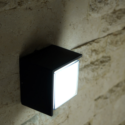 스퀘어 디자인으로 감각적인 인테리어 공간에 에런 사각 LED 5W 실외 방수 외부 주택 벽등 [6000K]